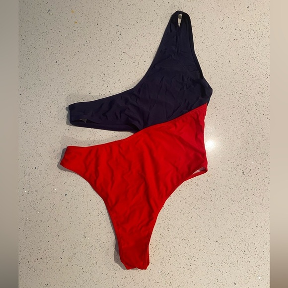 Chic Blue and Red One-Shoulder Swimsuit - Picture 2 of 2